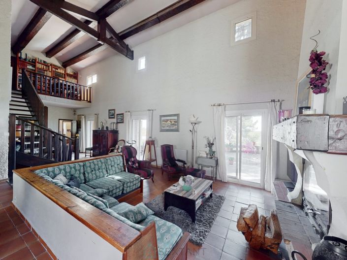 Image No.3-5 Bed Property for sale