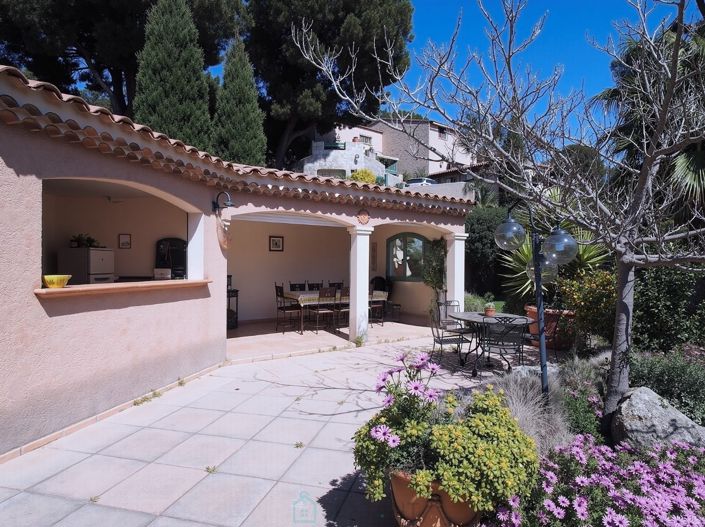 Image No.23-5 Bed Property for sale