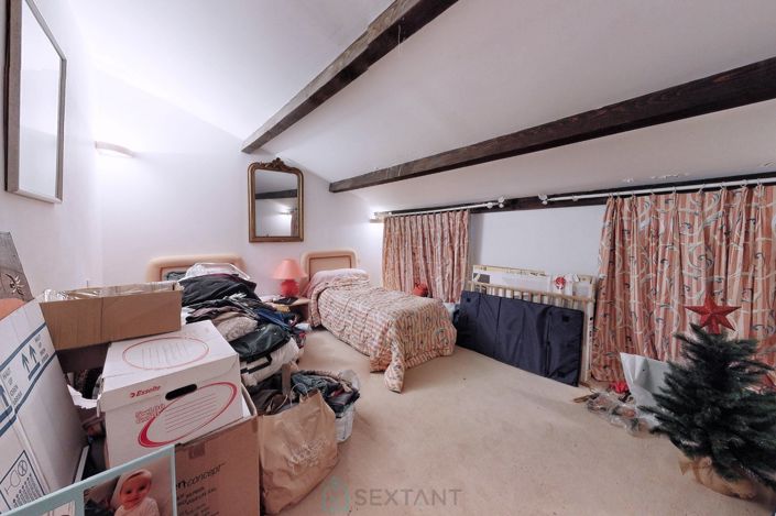 Image No.27-5 Bed Property for sale