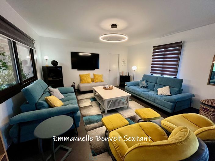 Image No.3-15 Bed Property for sale