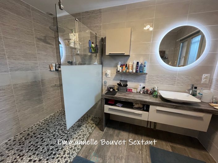 Image No.10-15 Bed Property for sale