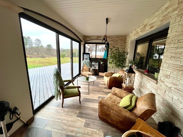 Image No.8-15 Bed Property for sale