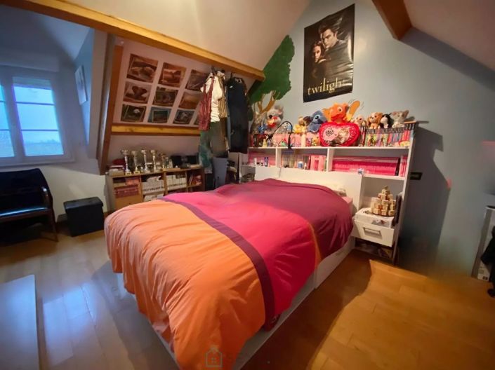 Image No.9-6 Bed House for sale