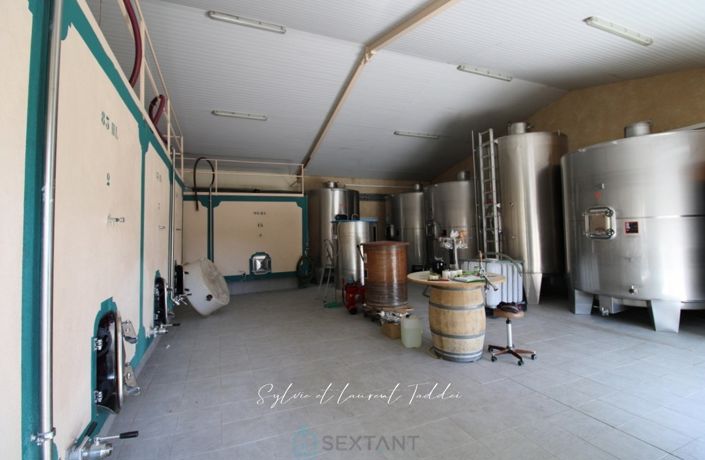 Image No.6-5 Bed Property for sale