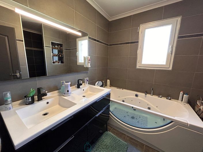 Image No.14-3 Bed Villa for sale