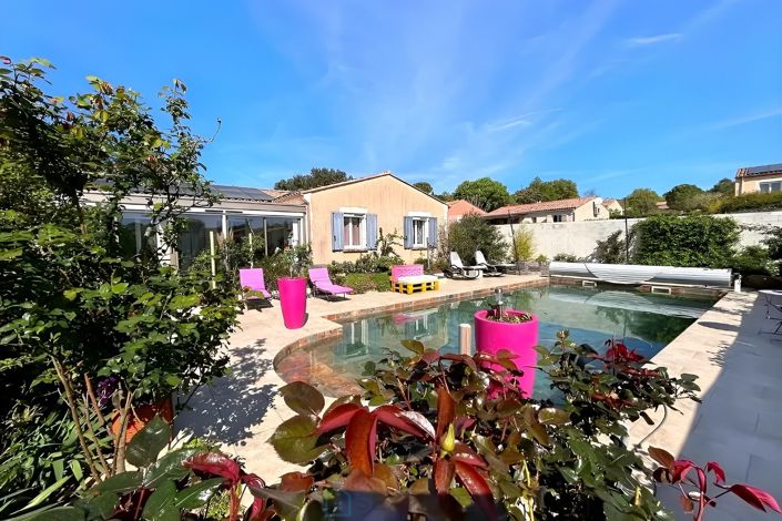 Image No.2-3 Bed Villa for sale