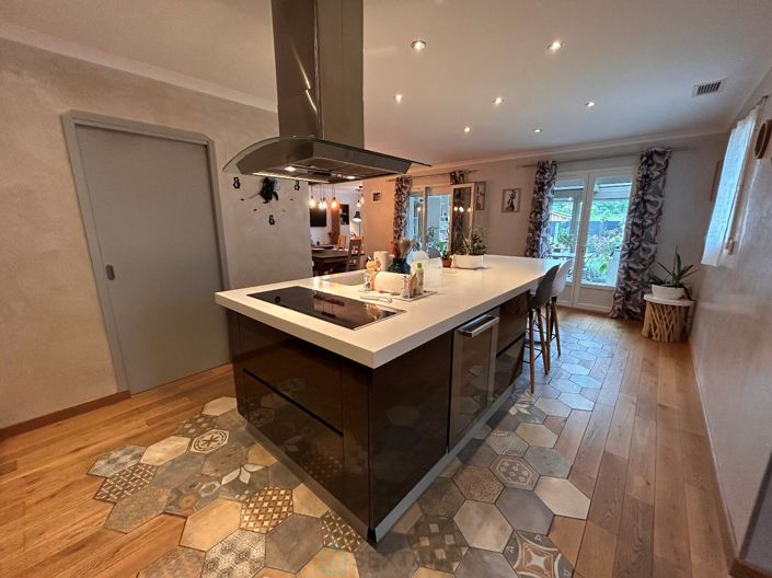 Image No.6-3 Bed Villa for sale