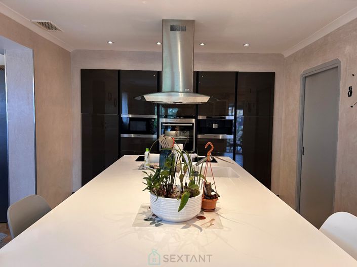 Image No.7-3 Bed Villa for sale