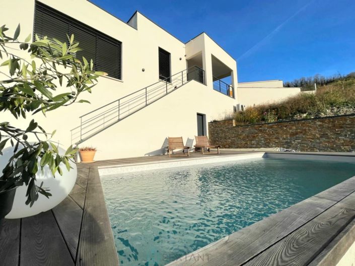 Image No.2-Propriété de 4 chambres à vendre à Dallet