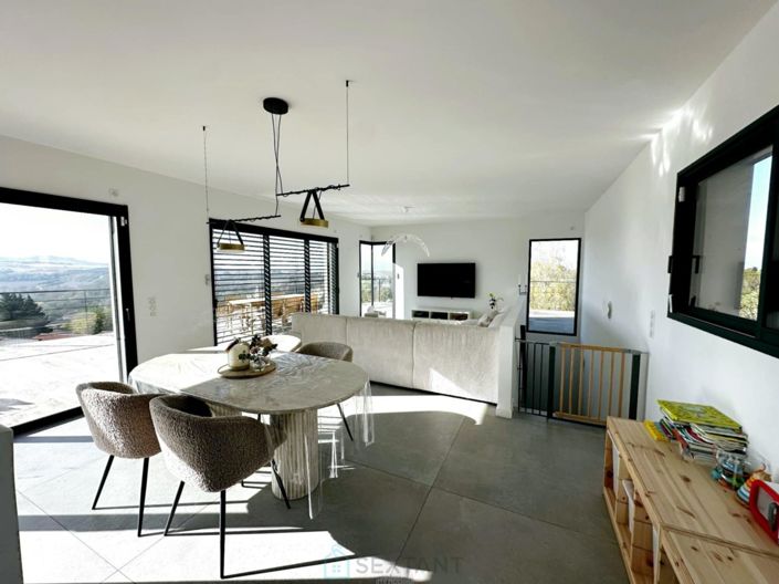 Image No.3-Propriété de 4 chambres à vendre à Dallet