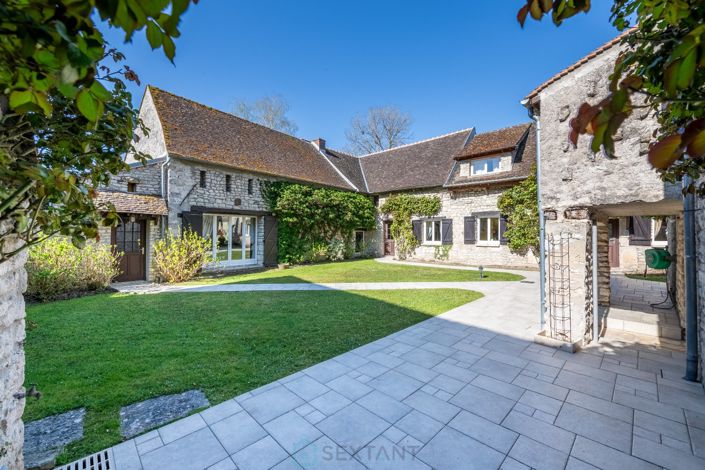 Image No.5-5 Bed Property for sale