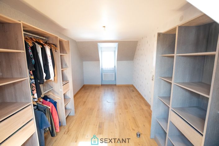 Image No.11-3 Bed House for sale