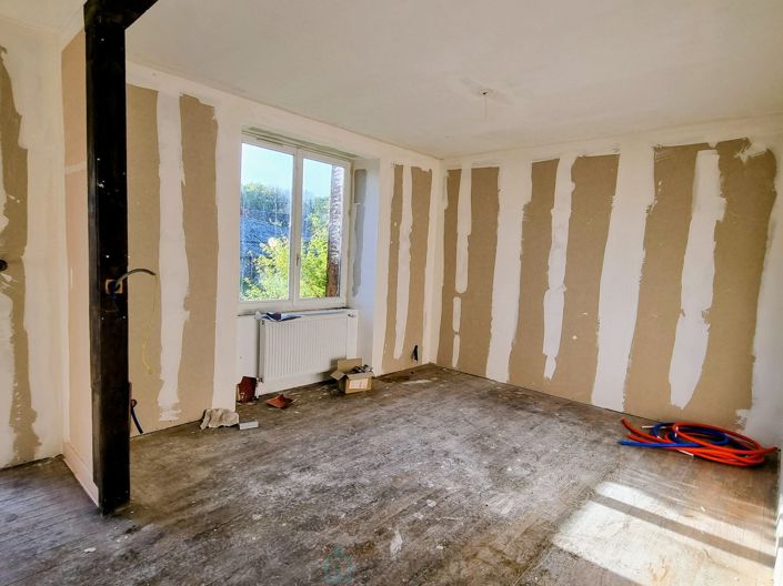 Image No.20-6 Bed Property for sale