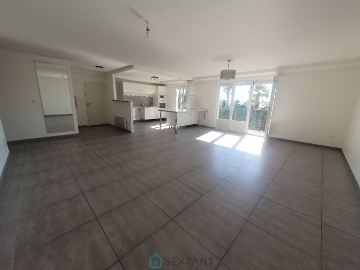 Image No.3-Propriété de 3 chambres à vendre à Pia