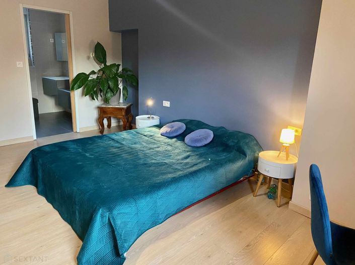 Image No.9-5 Bed House for sale