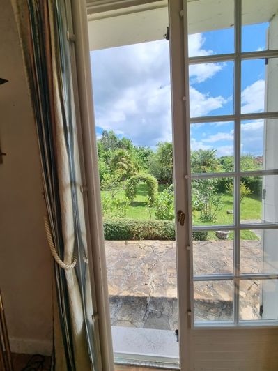 Image No.19-5 Bed Property for sale