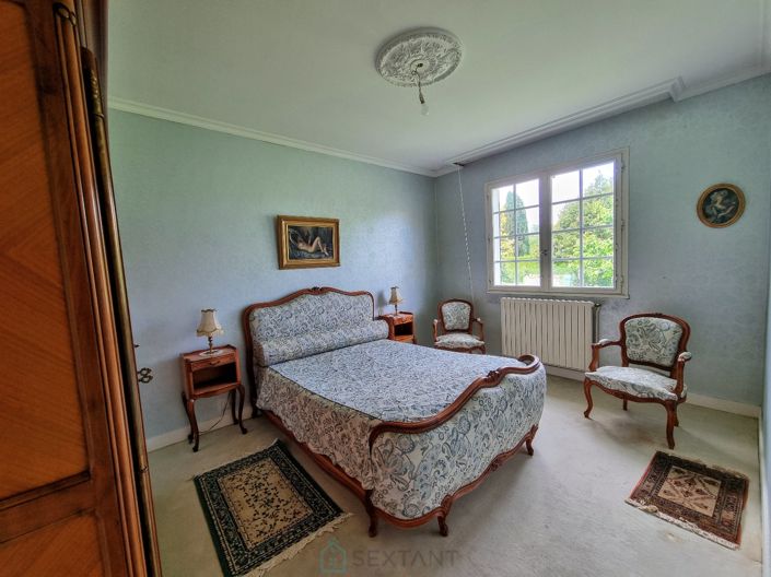 Image No.8-5 Bed Property for sale