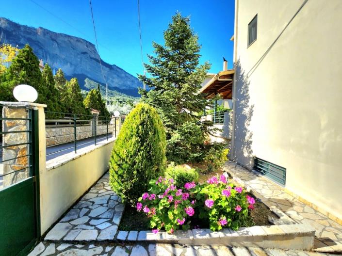 Image No.10-4 Bed House for sale