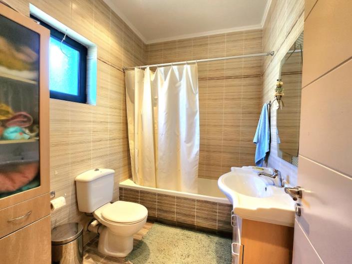 Image No.24-4 Bed House for sale