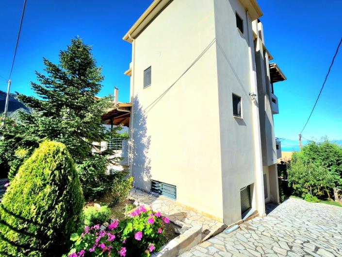 Image No.30-4 Bed House for sale