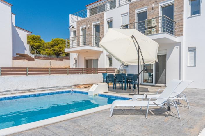 Image No.2-Villa / Détaché de 3 chambres à vendre à Loutraki