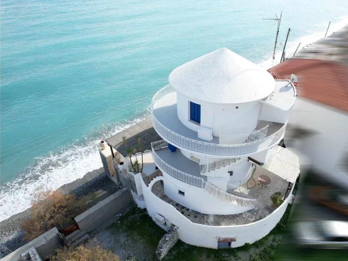 Image No.3-Maison de 4 chambres à vendre à Tyros