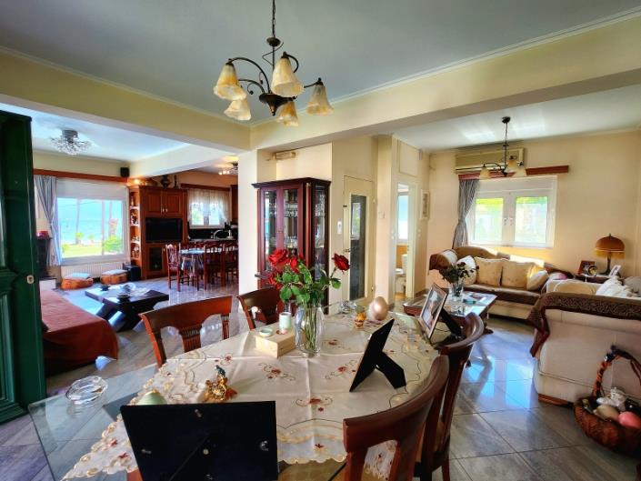 Image No.13-4 Bed House for sale