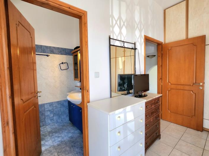 Image No.23-4 Bed House for sale