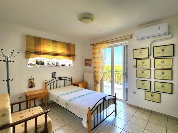 Image No.15-4 Bed House for sale