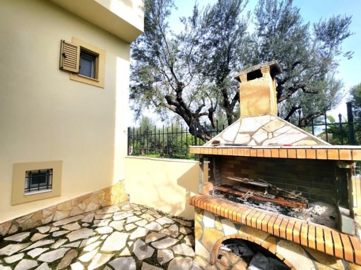 Image No.5-Villa / Détaché de 4 chambres à vendre à Péloponnèse