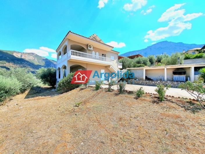 Image No.4-Maison de 5 chambres à vendre à Corinthia