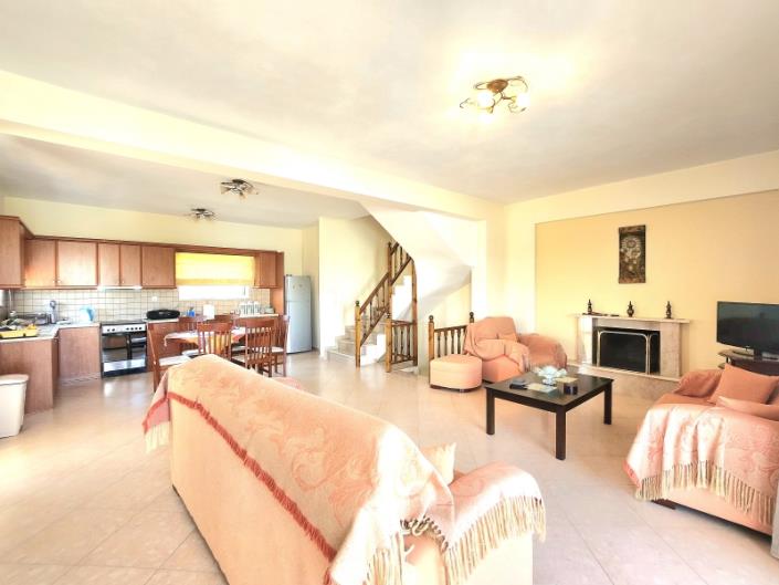 Image No.9-Maison de 4 chambres à vendre à Vrahati