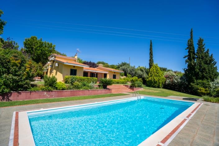 Image No.8-4 Bed House for sale