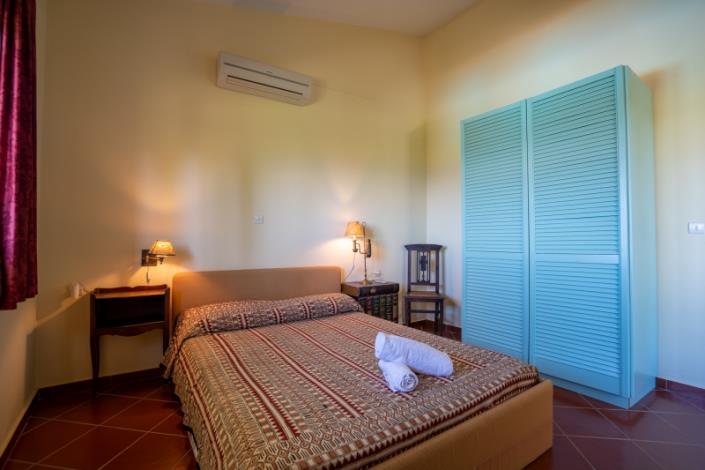 Image No.20-4 Bed House for sale