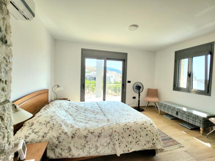 Image No.19-3 Bed House for sale