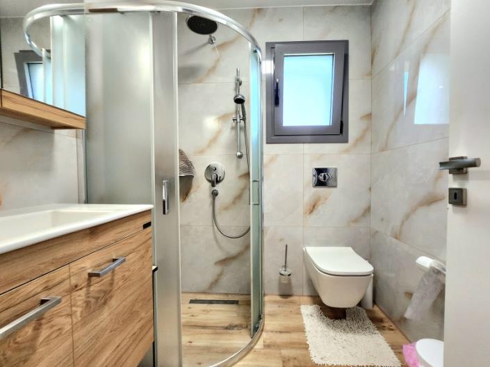 Image No.20-3 Bed House for sale