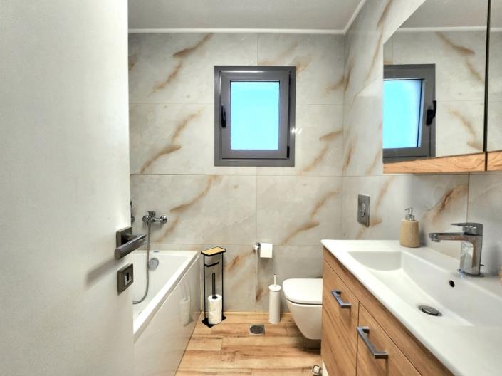 Image No.14-3 Bed House for sale