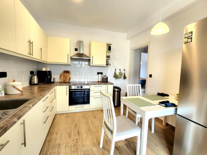 Image No.11-3 Bed House for sale