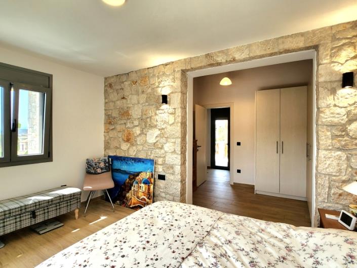 Image No.18-3 Bed House for sale