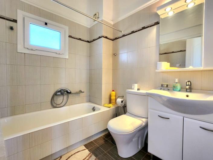 Image No.5-Maison de 4 chambres à vendre à Vrahati