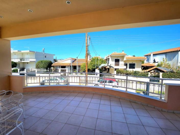 Image No.2-Maison de 4 chambres à vendre à Vrahati