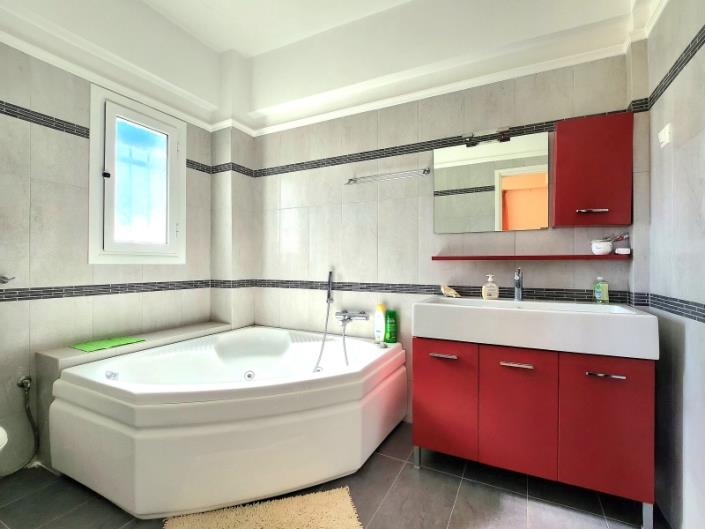 Image No.10-Maison de 4 chambres à vendre à Vrahati