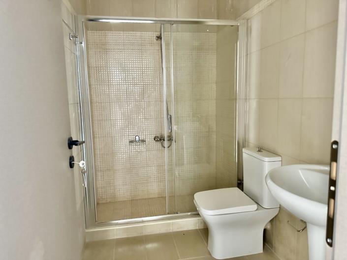 Image No.20-2 Bed Apartment for sale