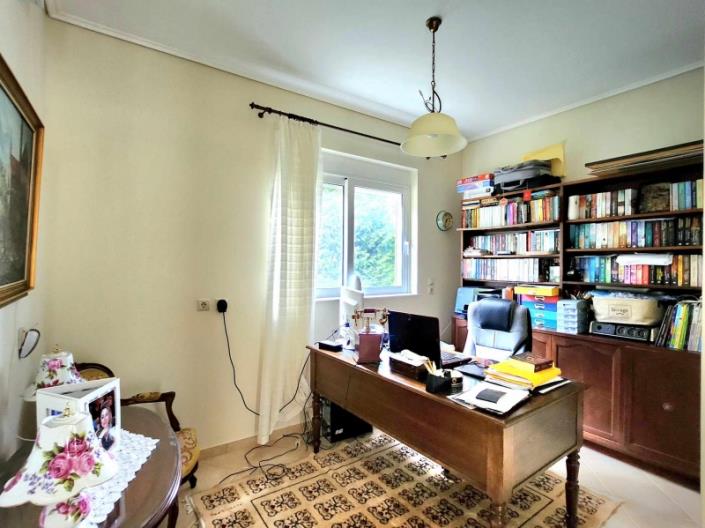 Image No.15-4 Bed House for sale