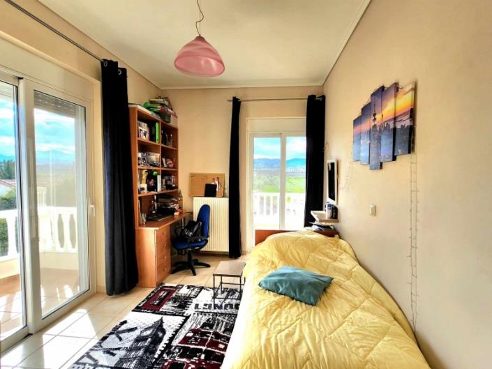 Image No.28-4 Bed House for sale