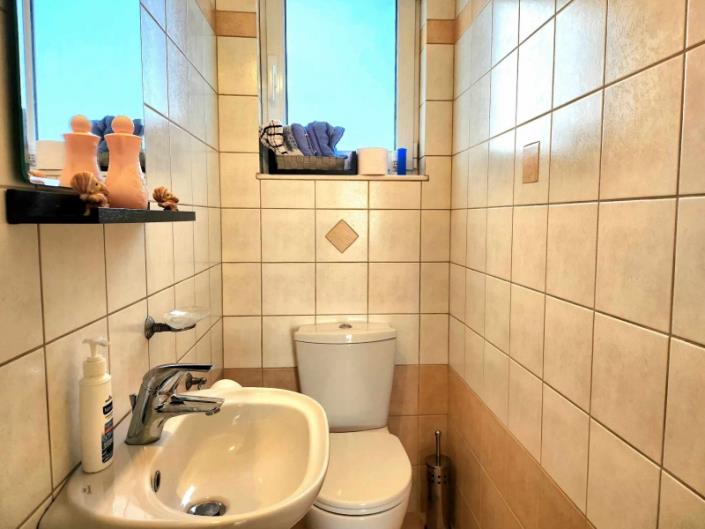 Image No.20-4 Bed House for sale