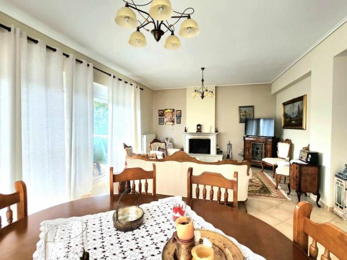 Image No.19-4 Bed House for sale