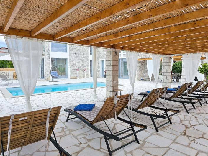 Image No.3-4 Bed Villa for sale