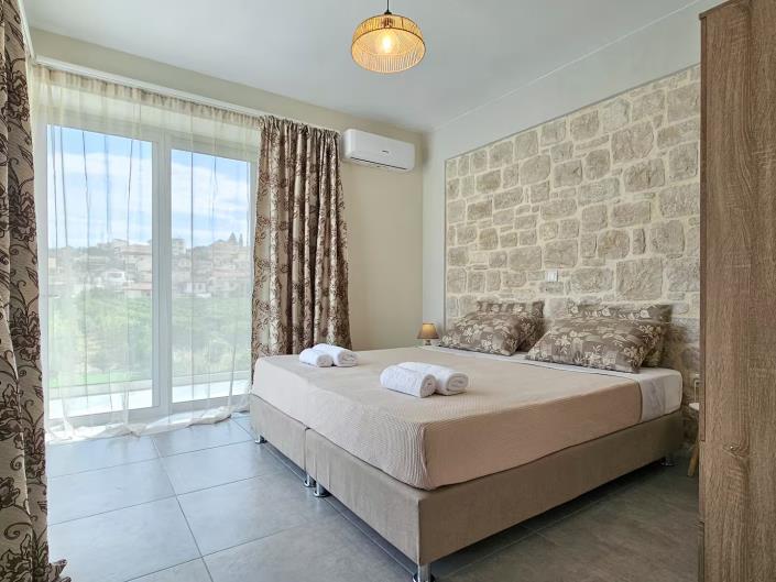 Image No.12-4 Bed Villa for sale