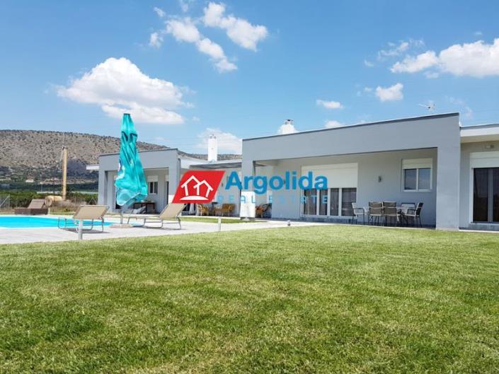 Image No.5-Maison / Villa de 6 chambres à vendre à Drepano